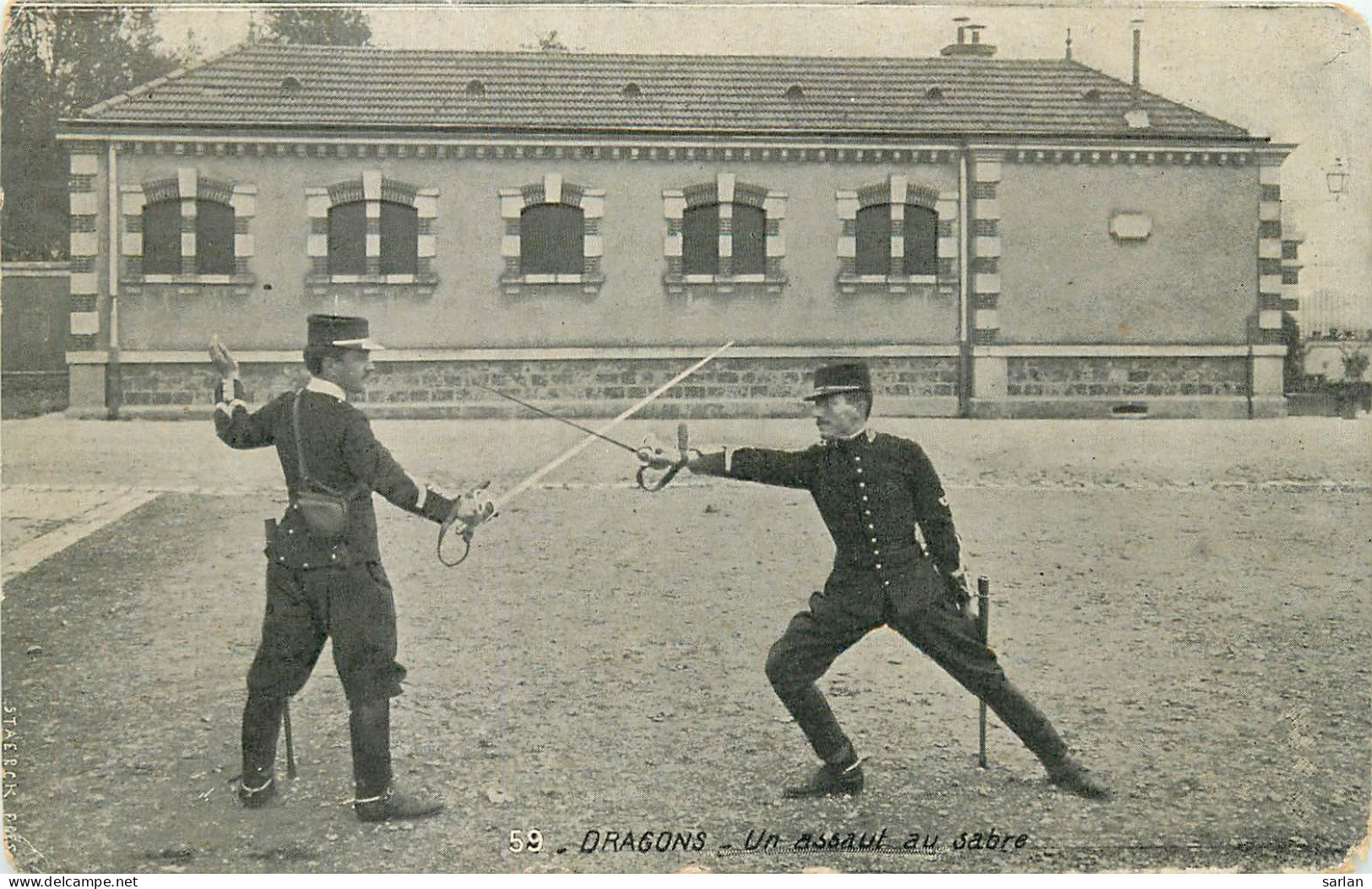 DRAGONS , Un Assaut Au Sabre ( Escrime ) ,  * 300 96 - Fencing