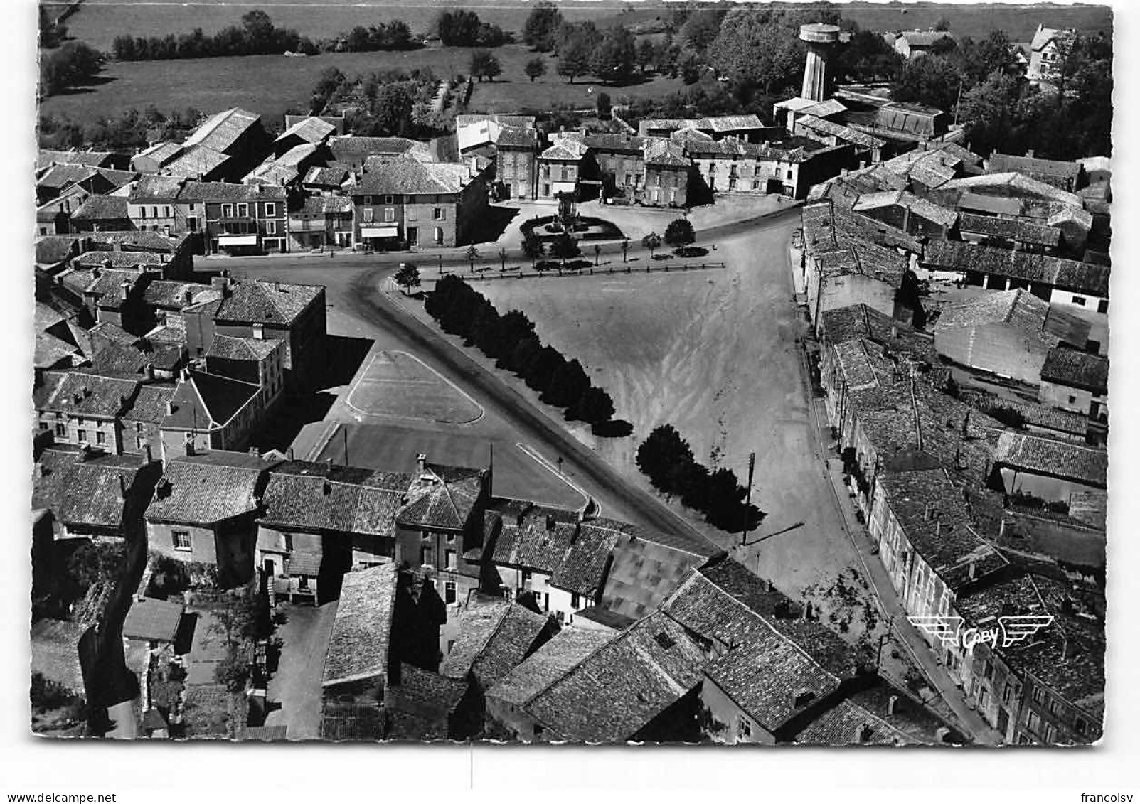 Champdeniers. Place Du Champ De Foire  CPSM La France Vue Du Ciel Edit Artaud.   Vue Aerienne Chateau D'eau  - Champdeniers Saint Denis