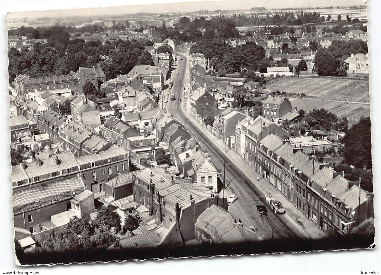 Haubourdin -  Rue Sadi-Carnot. En Avion Au Dessus De.... Edit Lapie  Manque Timbre - Haubourdin