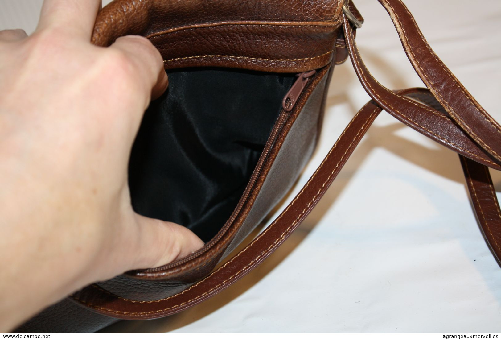 C313 Ancien sac en cuir pour dame - vintage - brun