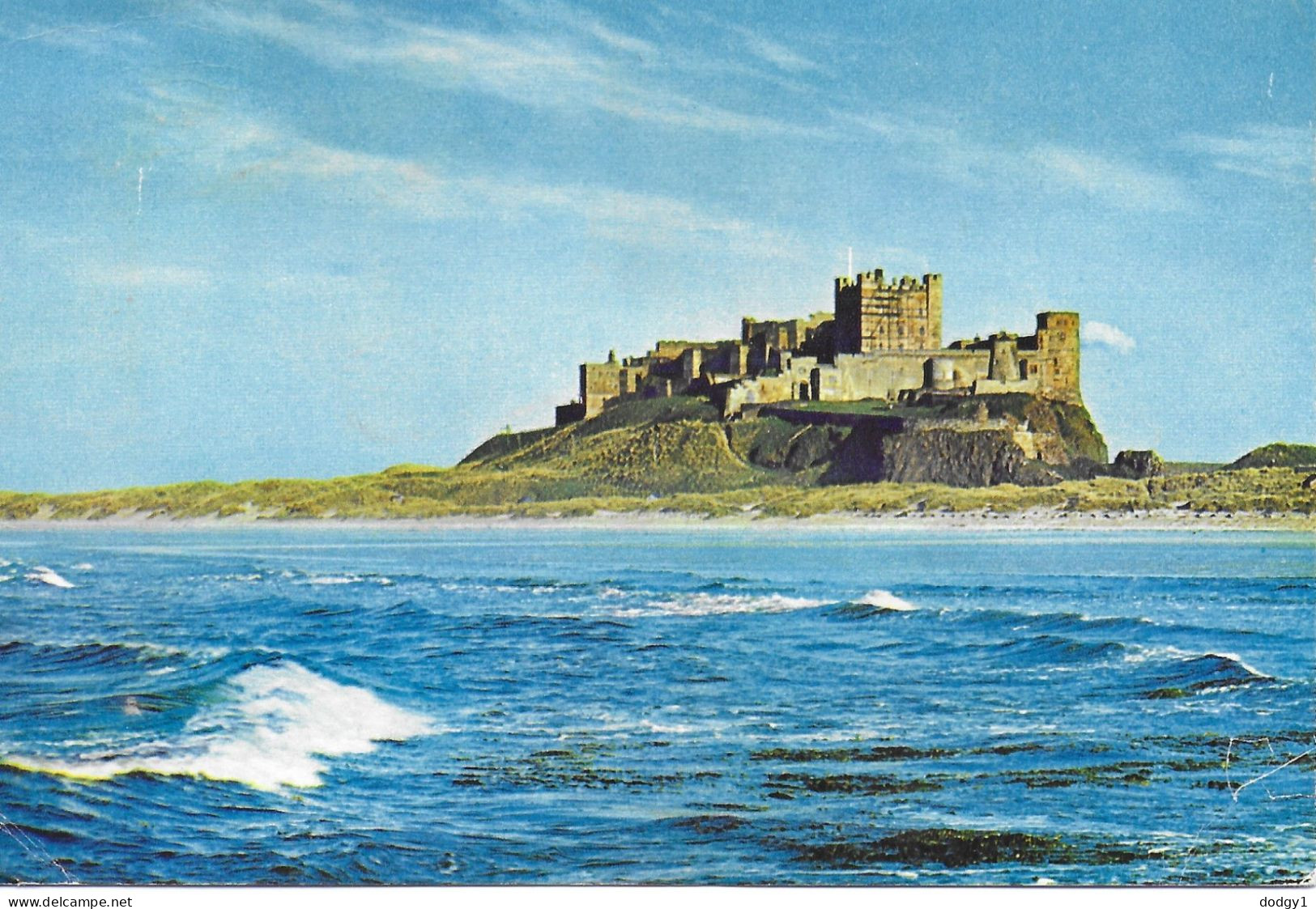 BAMBURGH CASTLE, NORTHUMBERLAND, ENGLAND. USED POSTCARD   Hold 11 - Otros & Sin Clasificación