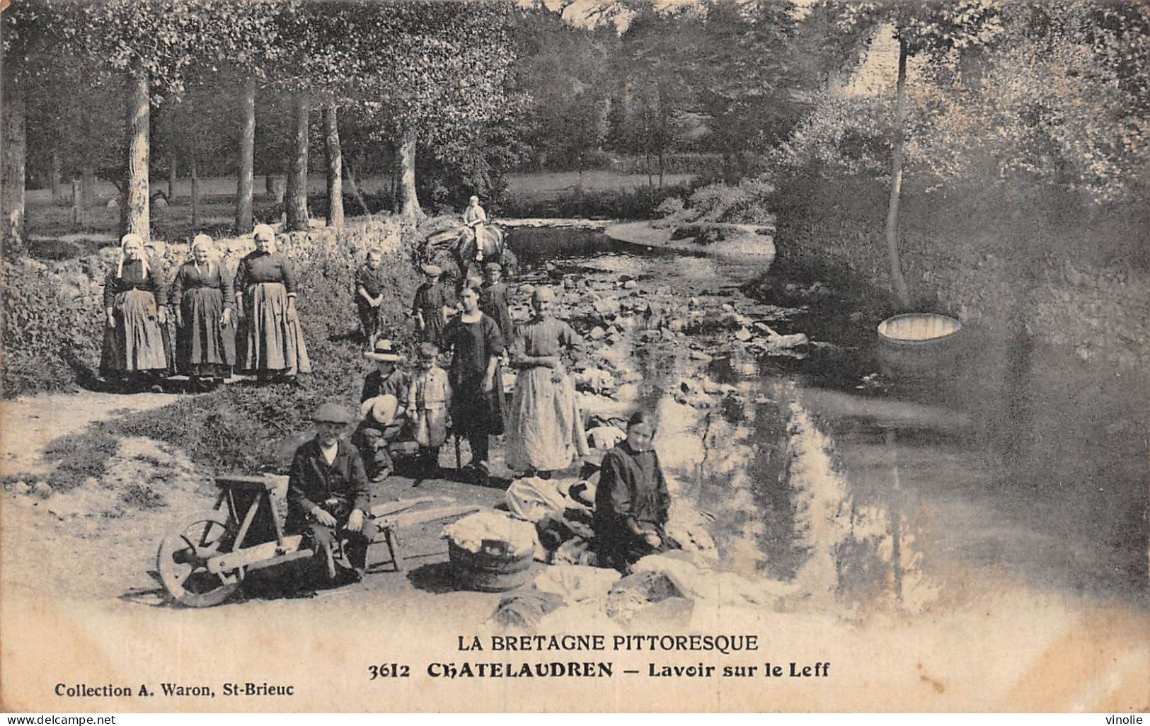 PIE-23-GOLL. 7750 : CHATELAUDREN. LE LAVOIR. LAVANDIERES - Châtelaudren