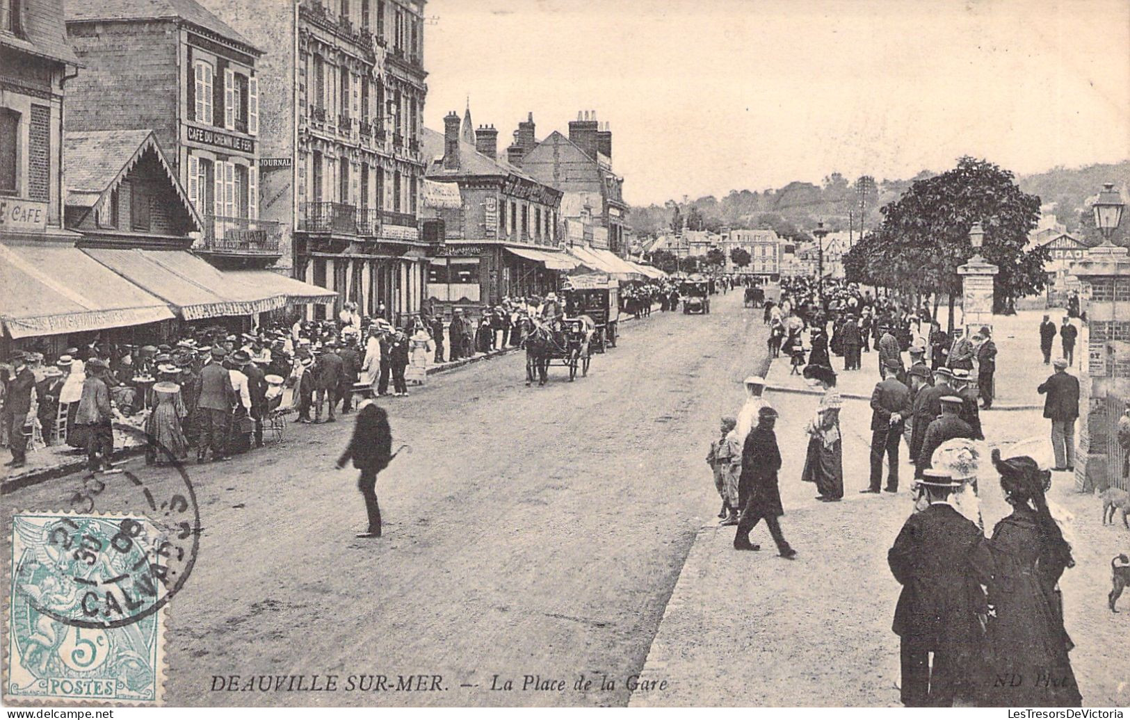 FRANCE - Deauville Sur Mer - La Place De La Gare - Animé - Carte Postale Ancienne - Deauville