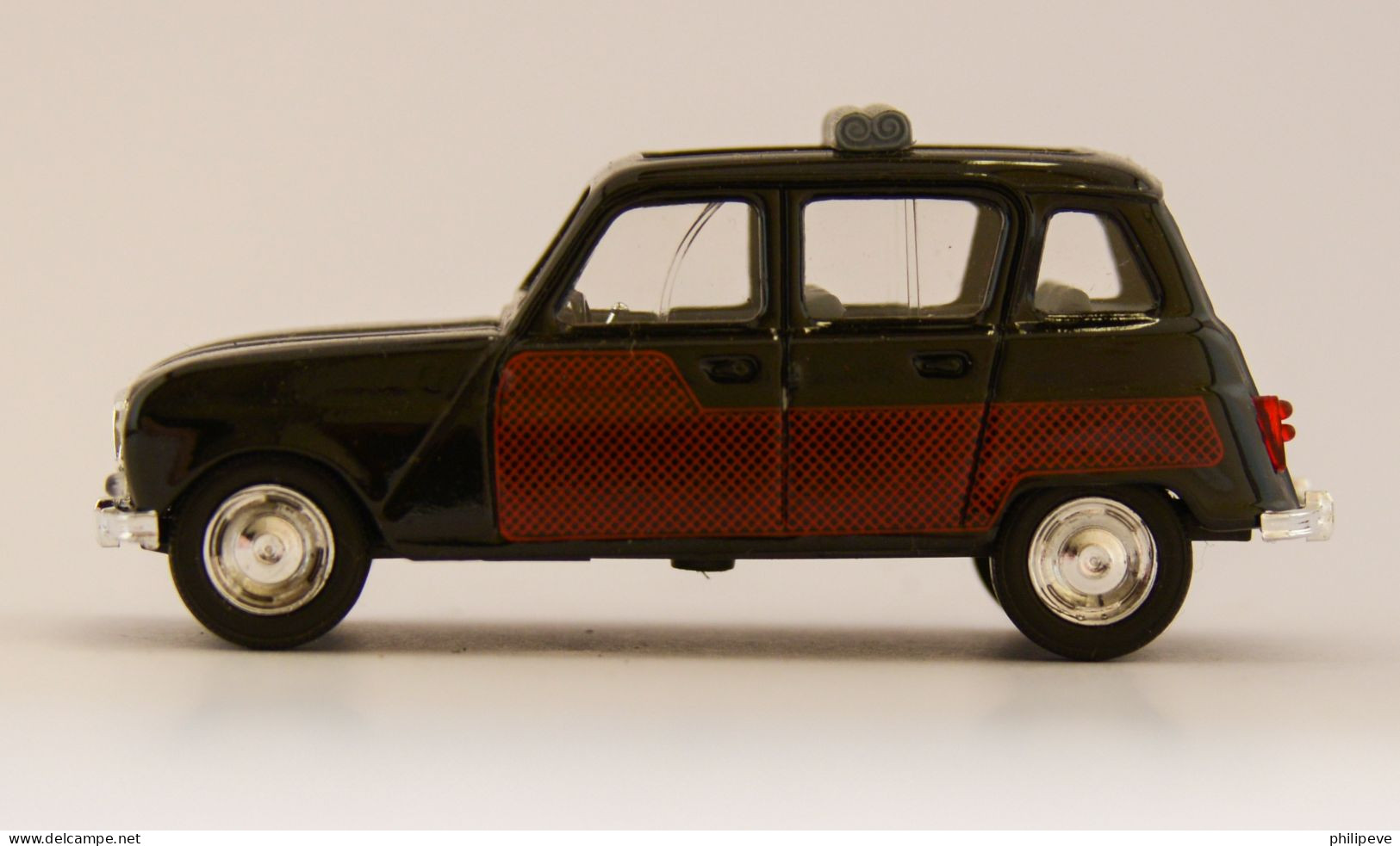 RENAULT 4L Découvrable - SOLIDO 1:43 - Solido