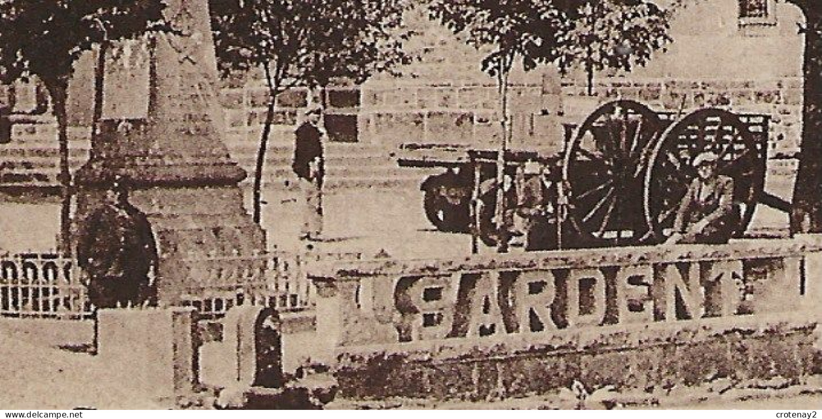 23 SARDENT Vers Pontarion Place Du Docteur A. Vincent Monument VOIR ZOOM La Balustrade Personnages Engins Agricoles - Pontarion