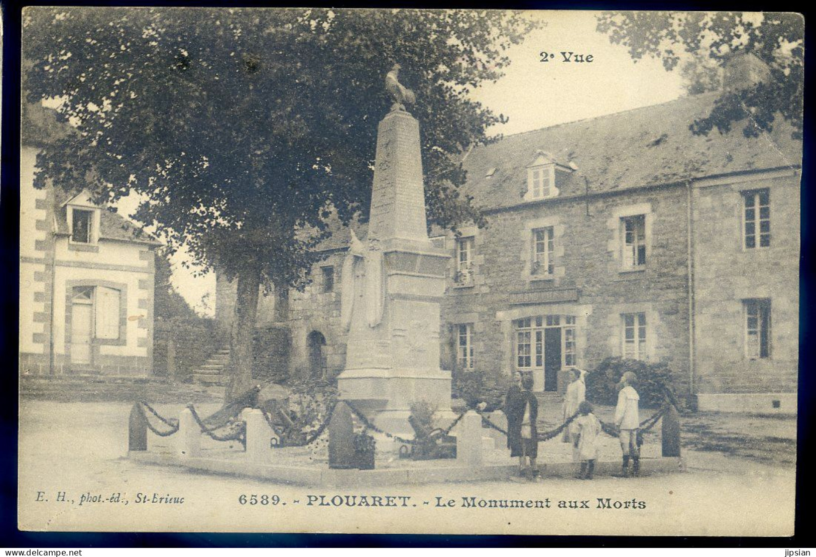 Cpa Du 22  PLouaret -- Le Monument Aux Morts    STEP8 - Plouaret