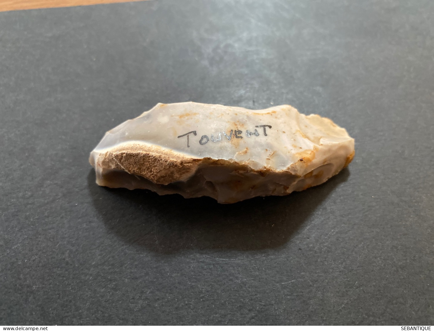 L12 Silex Burin Trouvée à Touvent  (Oise) Longueur 8 Cm Néolithique - Archäologie