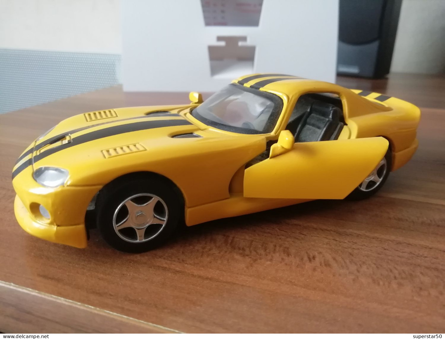 DODGE VIPER VTS - Schaal 1:32