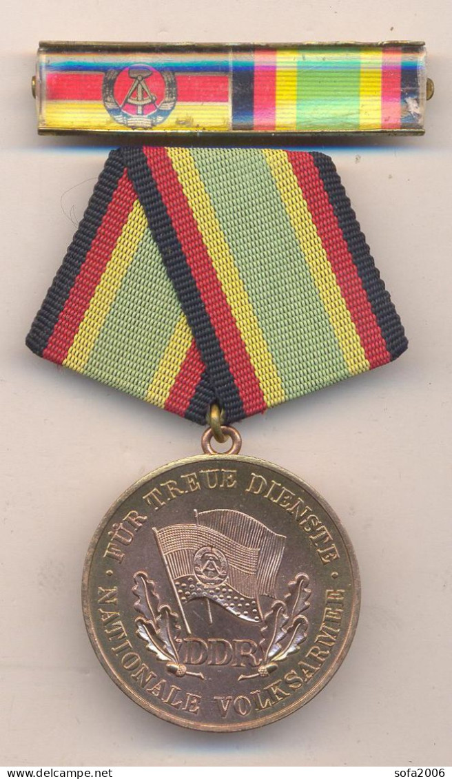 DDR .Medaille  Für Treue Dienste In Der Nationalen Volksarmee. 15. - RDA