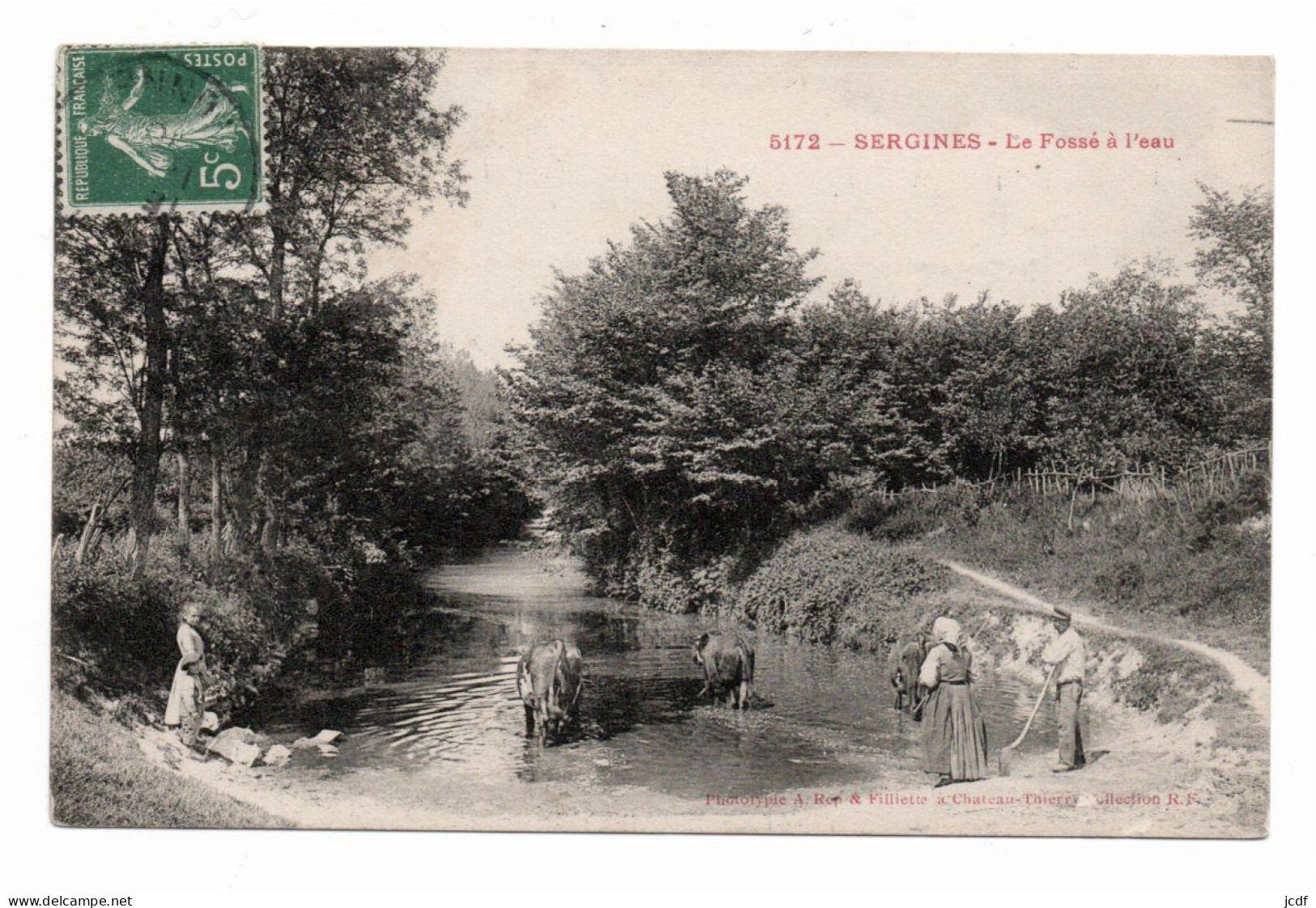 89 SERGINES - Le Fossé à L'eau N° 5172 - COLL RF 1910 - Vaches - Femmes Enfants - Homme Et Sa Pelle - Env Pont Sur Yonne - Sergines