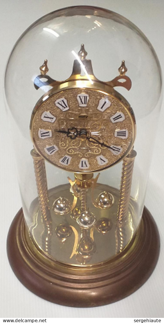 Pendulette Dorée Cloche Verre - Horloges