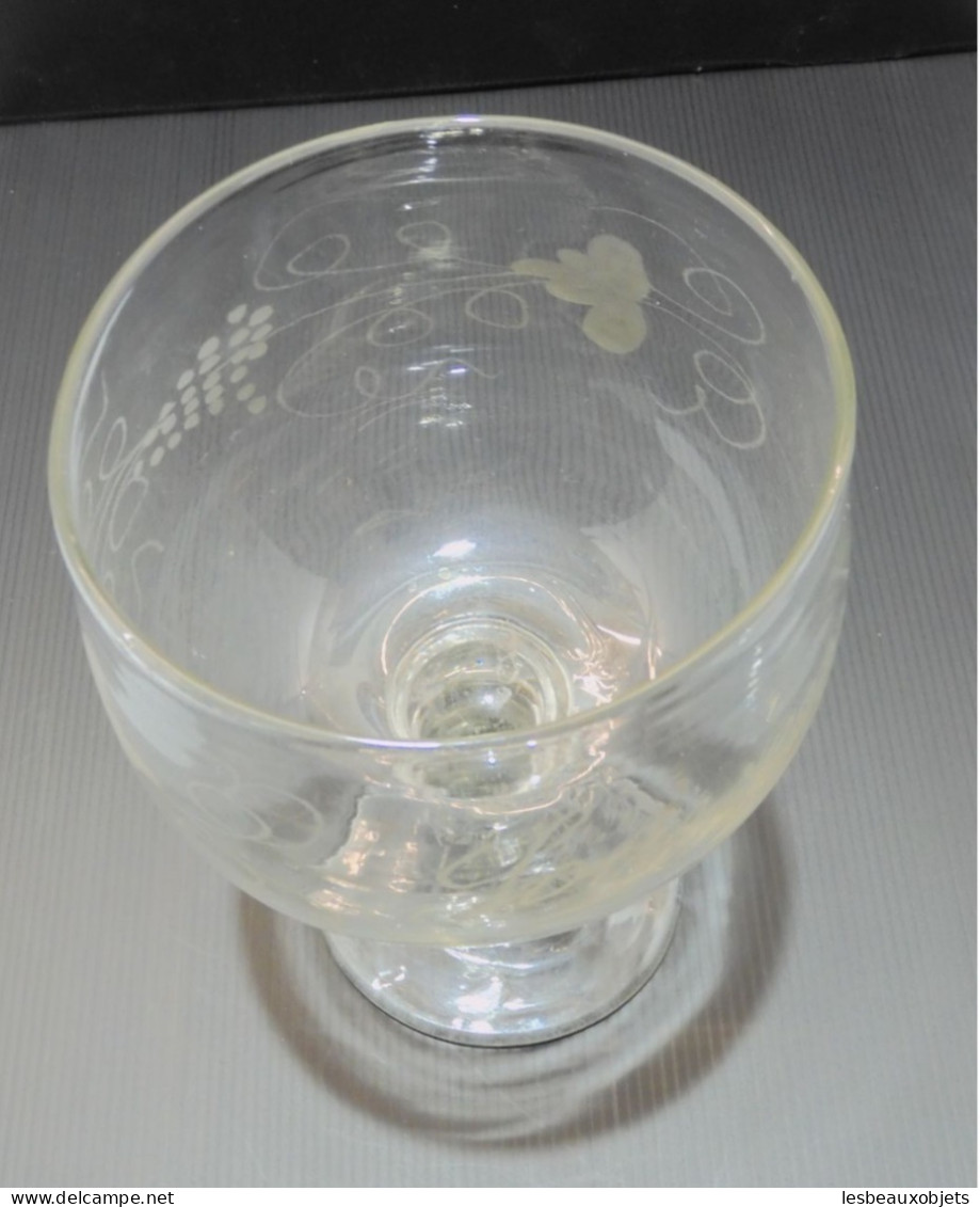 -ANCIEN TRES GRAND VERRE RINCE RAISIN Gravé SOUVENIR Pampres & GRAPPES RAISIN  E