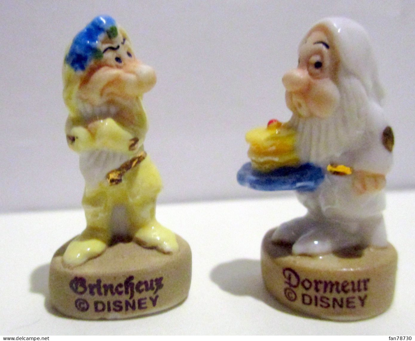 Fèves Brillantes - Grincheux Et Dormeur Dans L'Anniversaire De Blanche Neige - Disney 2014 - Frais Du Site Déduits - Disney
