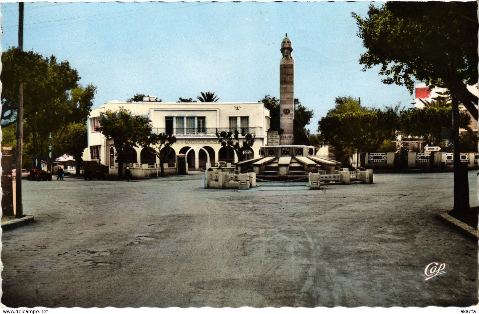 CPA AK GUELMA Vue Vers Le Monument Aux Morts ALGERIA (1380552) - Guelma