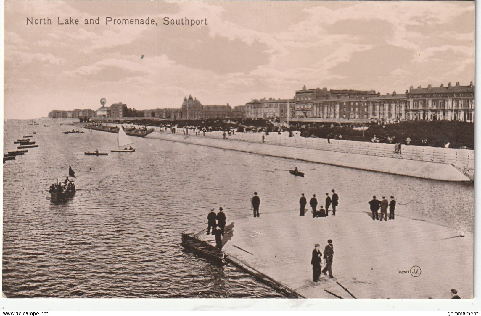 SOUTHPORT  -NORTH LAKE AND PROMENADE - Southport