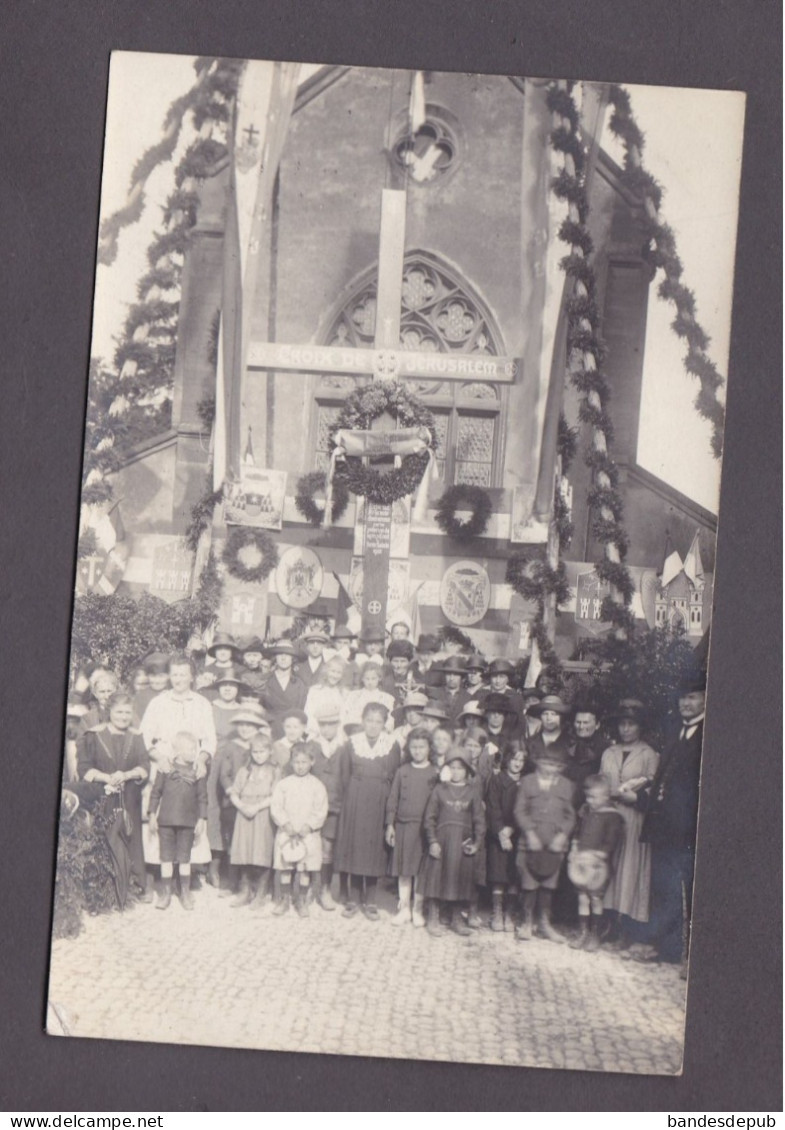 Carte Photo Mutschele Bischwiller Bas Rhin Groupe Devant Eglise Ou Chapelle Jour De Fete ( Arch. Matter Ingwiller 58087) - Bischwiller