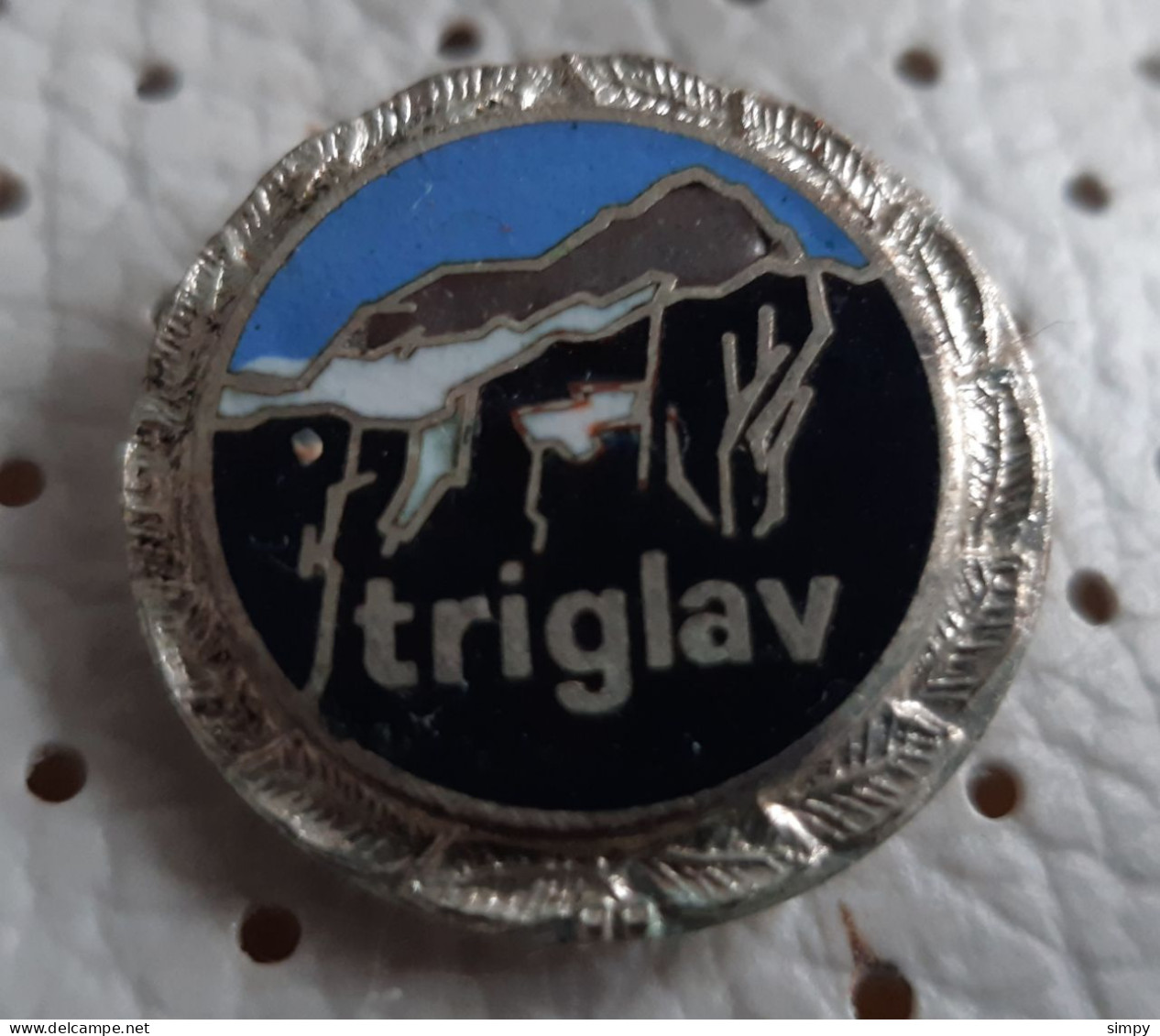 Triglav Mountaineering, Alpinism Vintage Slovenia Ex Yugoslavia Enamel Pin - Alpinisme, Beklimming