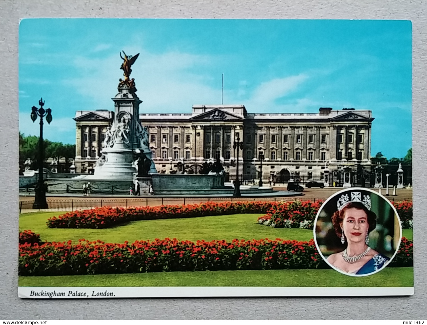 KOV 540-13 - LONDON, England,  - Buckingham Palace