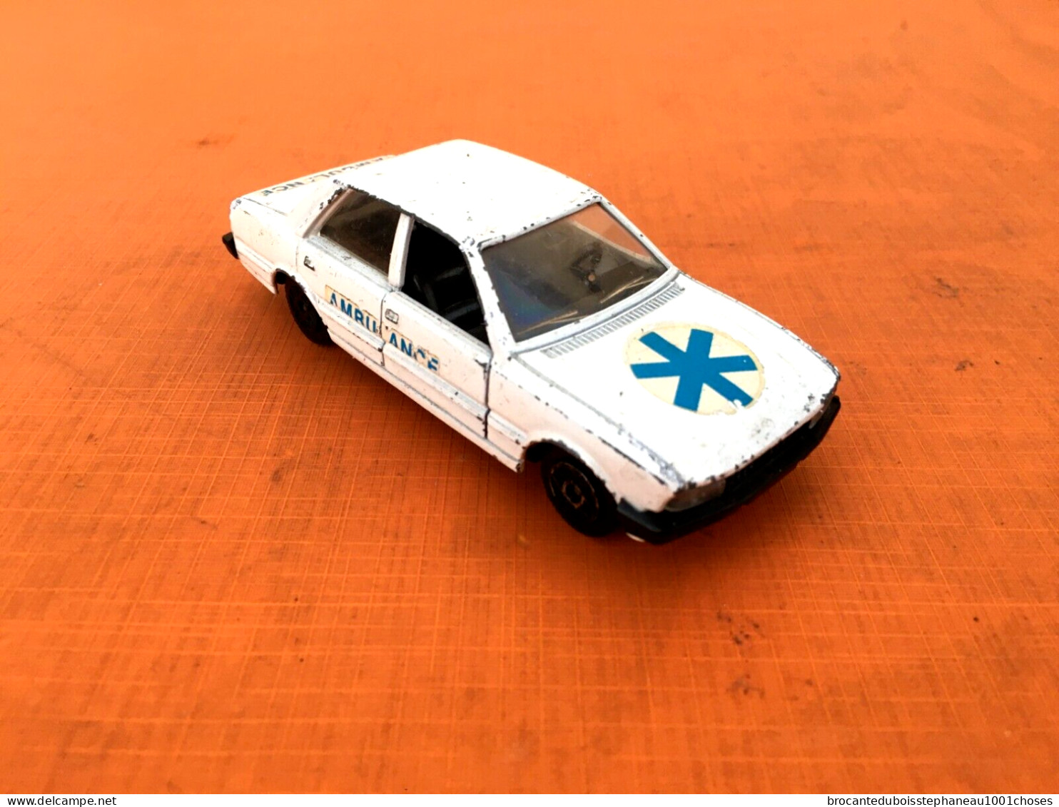 Voiture Miniature Peugeot 505 Ambulance Solido - Solido