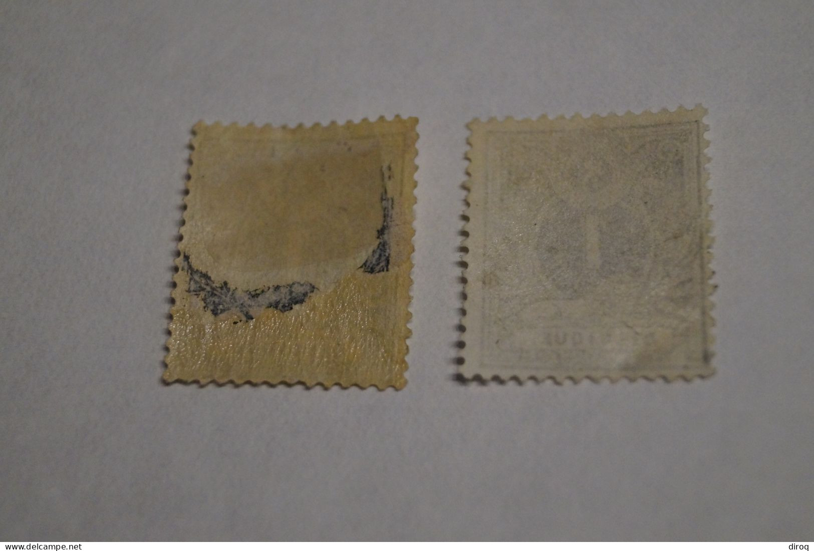 Série De 2 Timbres Différants,lion Couché,neuf,voir Gomme à L'arrière,trace De Papier - 1869-1888 Liggende Leeuw