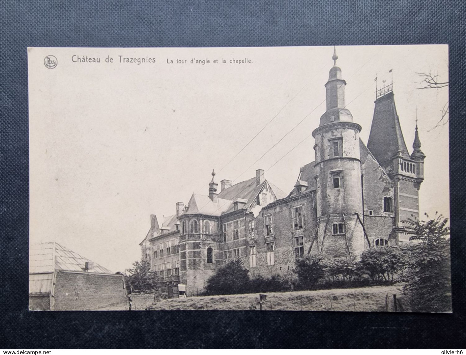 CP BELGIQUE (M2101) CHÂTEAU DE TRAZEGNIES (2 Vues) La Tour D'angle Et La Chapelle - Courcelles