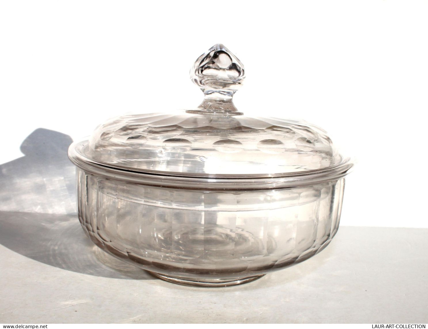 ANCIENNE BONBONNIERE DRAGEOIR BOITE CONFITURIER COMPOTIER En VERRE Du XVIIIe SIECLE, STYLE LOUIS XV D:15cm     (0901.10) - Vidrio & Cristal