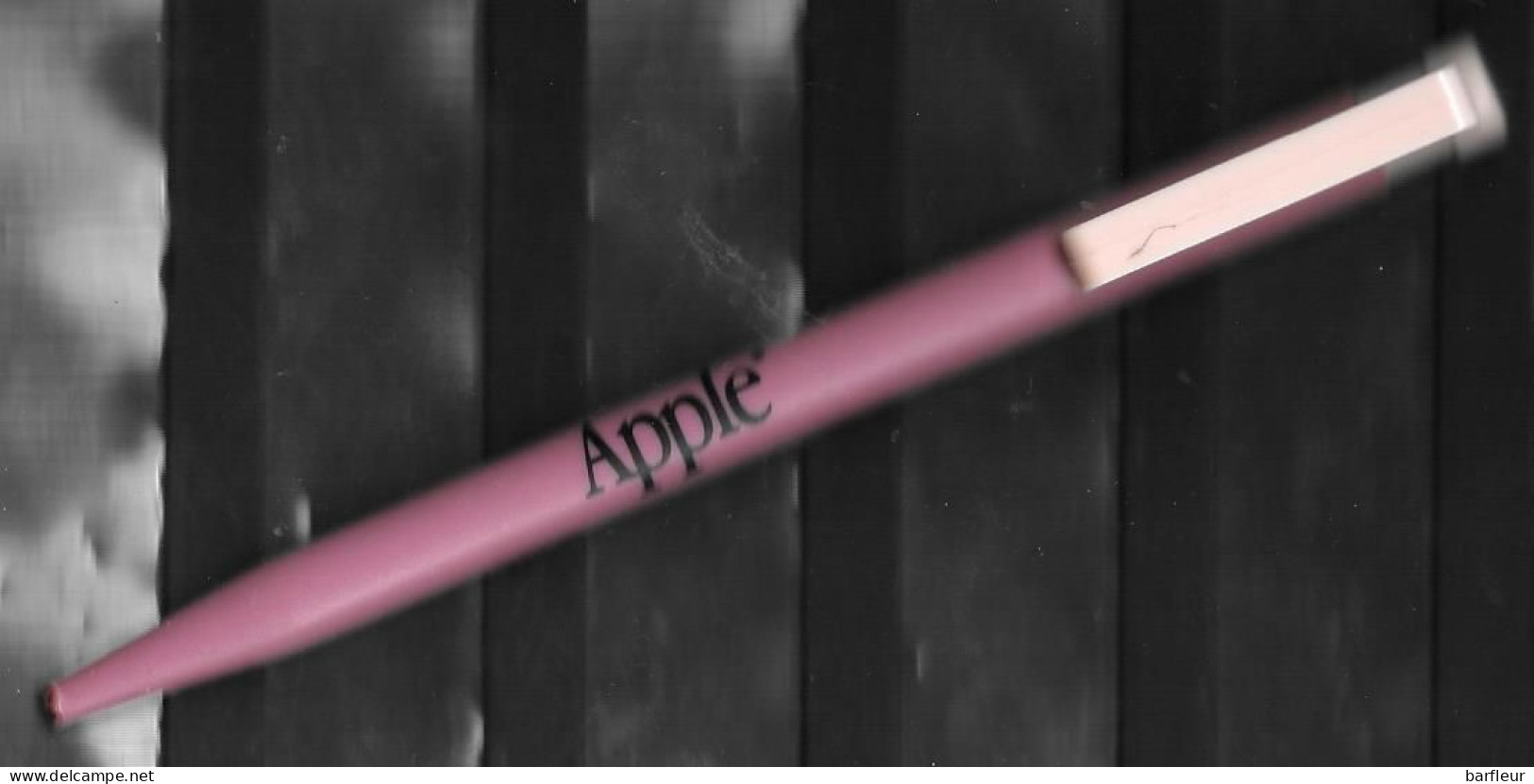 Stylo Bille Publicitaire De La Marque : APPLE - Pens