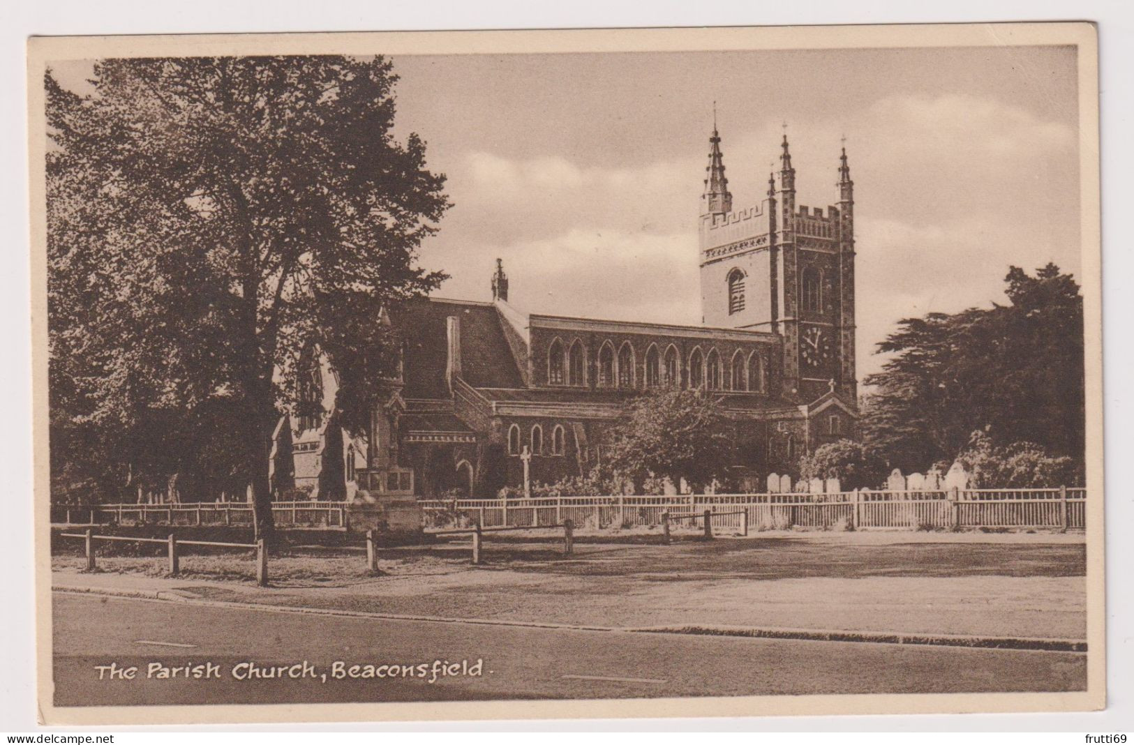 AK 197366 ENGLAND - Beaconsfield - The Parish Church - Buckinghamshire