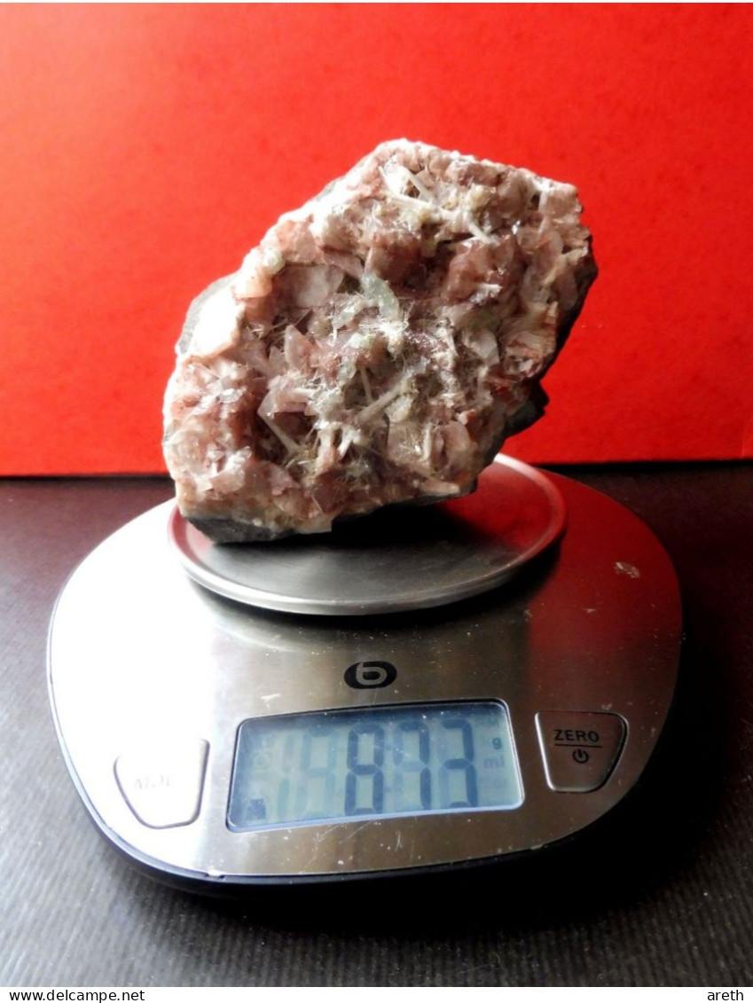 Joli pièce de Quartz rose sur gangue