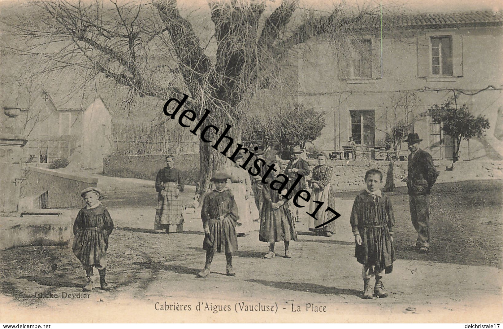 CPA 84 0044 CABRIÈRES D'AIGUES - La Place - Belle Animation D'enfants - écrite Et Circulée - Cliché DEYDIER - Cabrieres D'Aigues