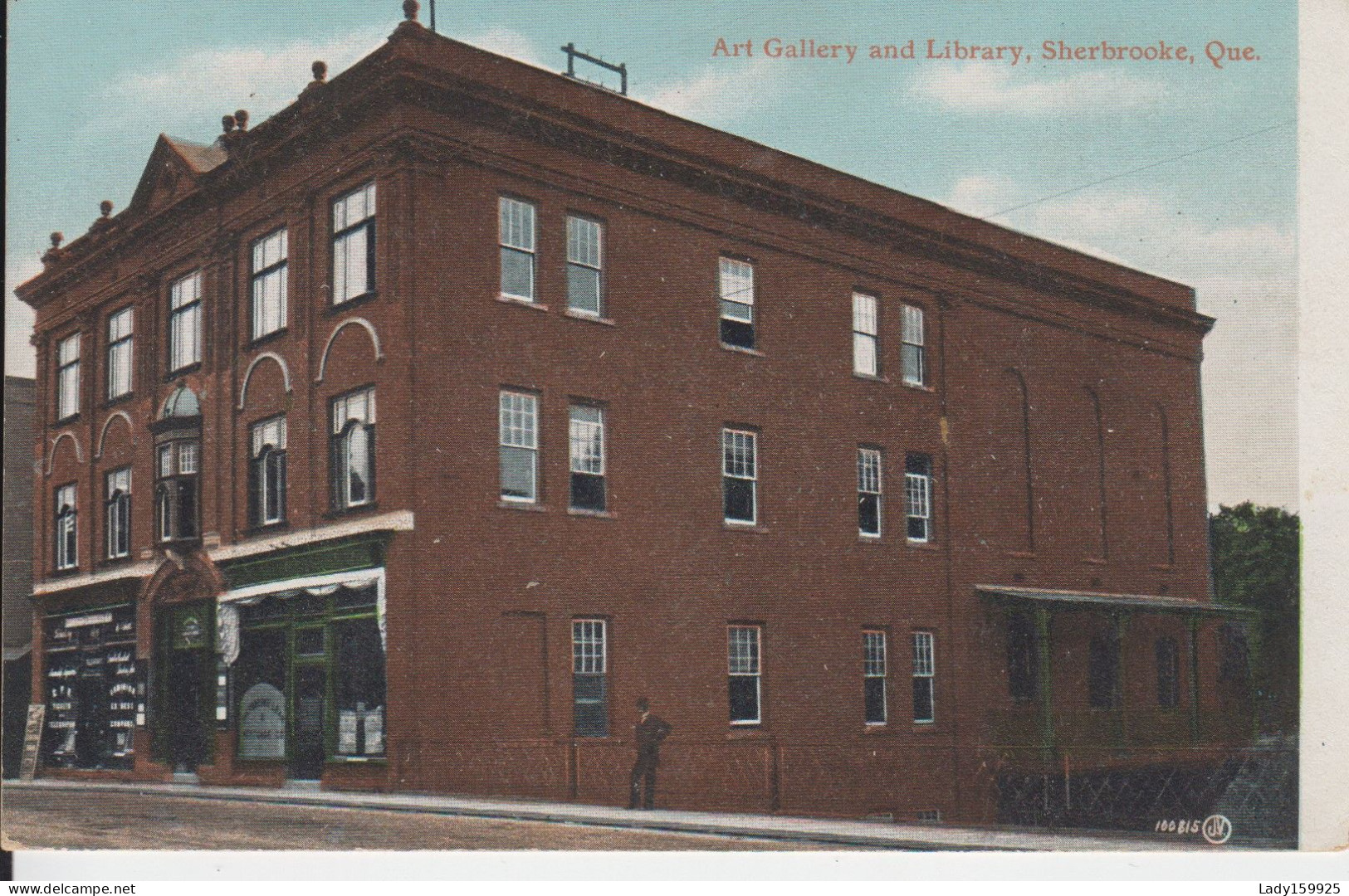 Art Gallery And Library Sherbrooke Québec Canada Gallerie D'Art Librairie Rue Frontenac Un Homme Tient Debout     2 Sc - Sherbrooke