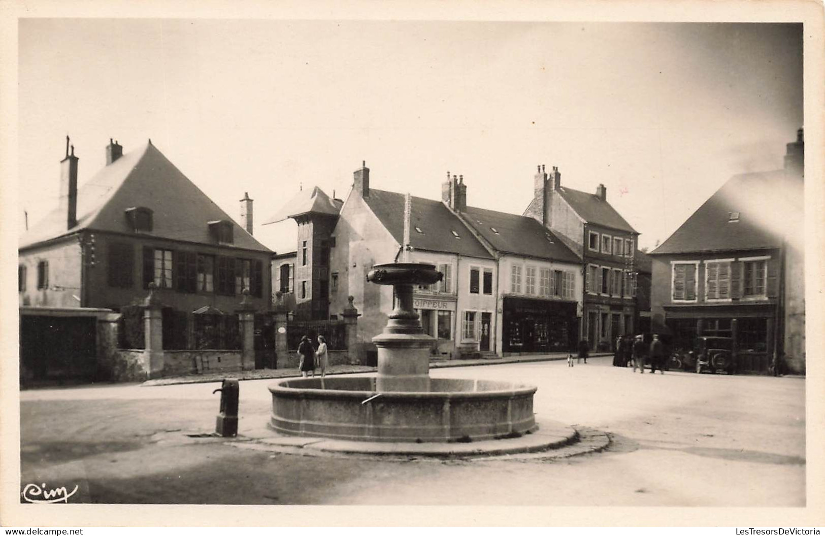 FRANCE - Chateau Chinon - Place St Christophe - Carte Postale Ancienne - Chateau Chinon