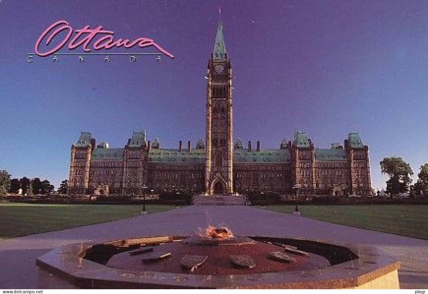 CAN08 02 04 - OTTAWA - PARLIAMENT BUILDING AND THE ETERNAL FLAME - Ottawa