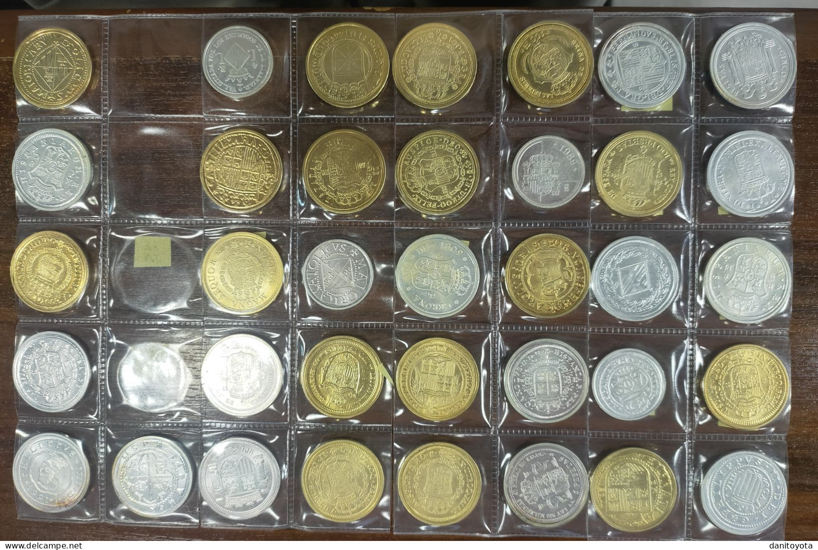 ESPAÑA. LOTE DE 32 REPRODUCCIONES DE MONEDAS ESPAÑOLAS NO EN PLATA. - Sonstige & Ohne Zuordnung