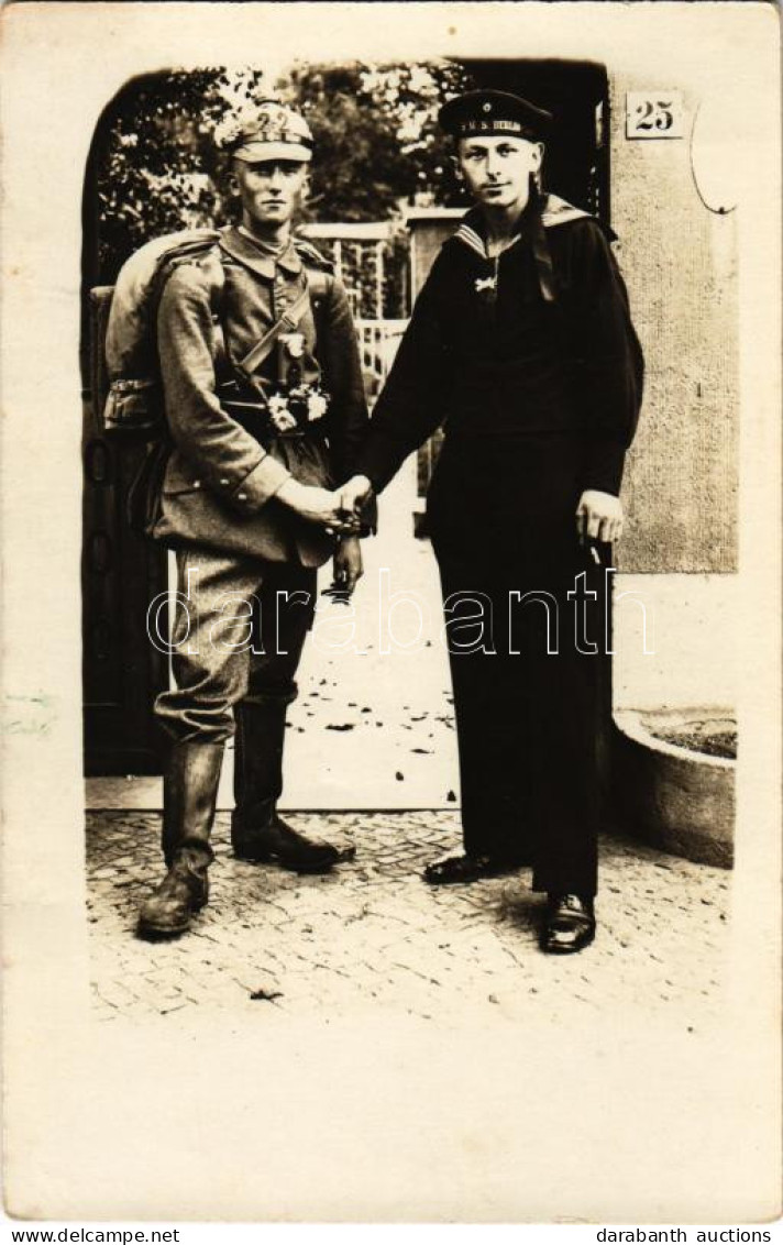 * T2/T3 1915 Német Katona és SMS Berlin Matróz / WWI German Navy SMS Berlin Mariner With Soldier. Photo - Zonder Classificatie