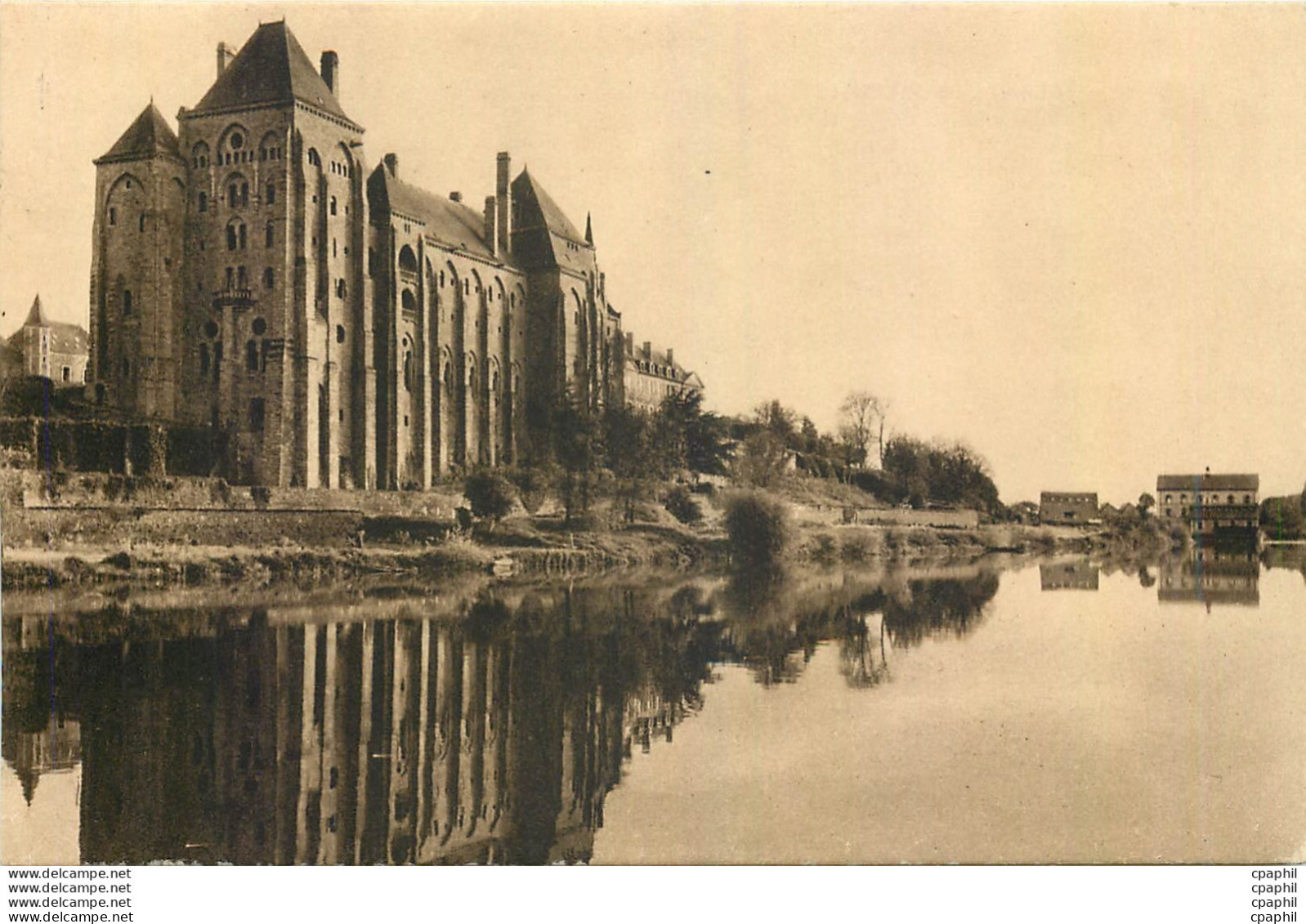 '"CPA L''Abbaye De Solesmes Vue De La Rive Droite De La Sarthe"' - Solesmes