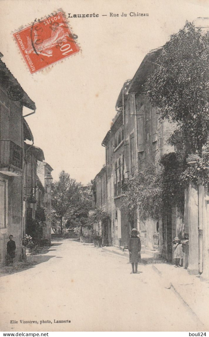 LAUZERTE EN TARN ET GARONNE   RUE DU CHATEAU   CPA  CIRCULEE - Lauzerte