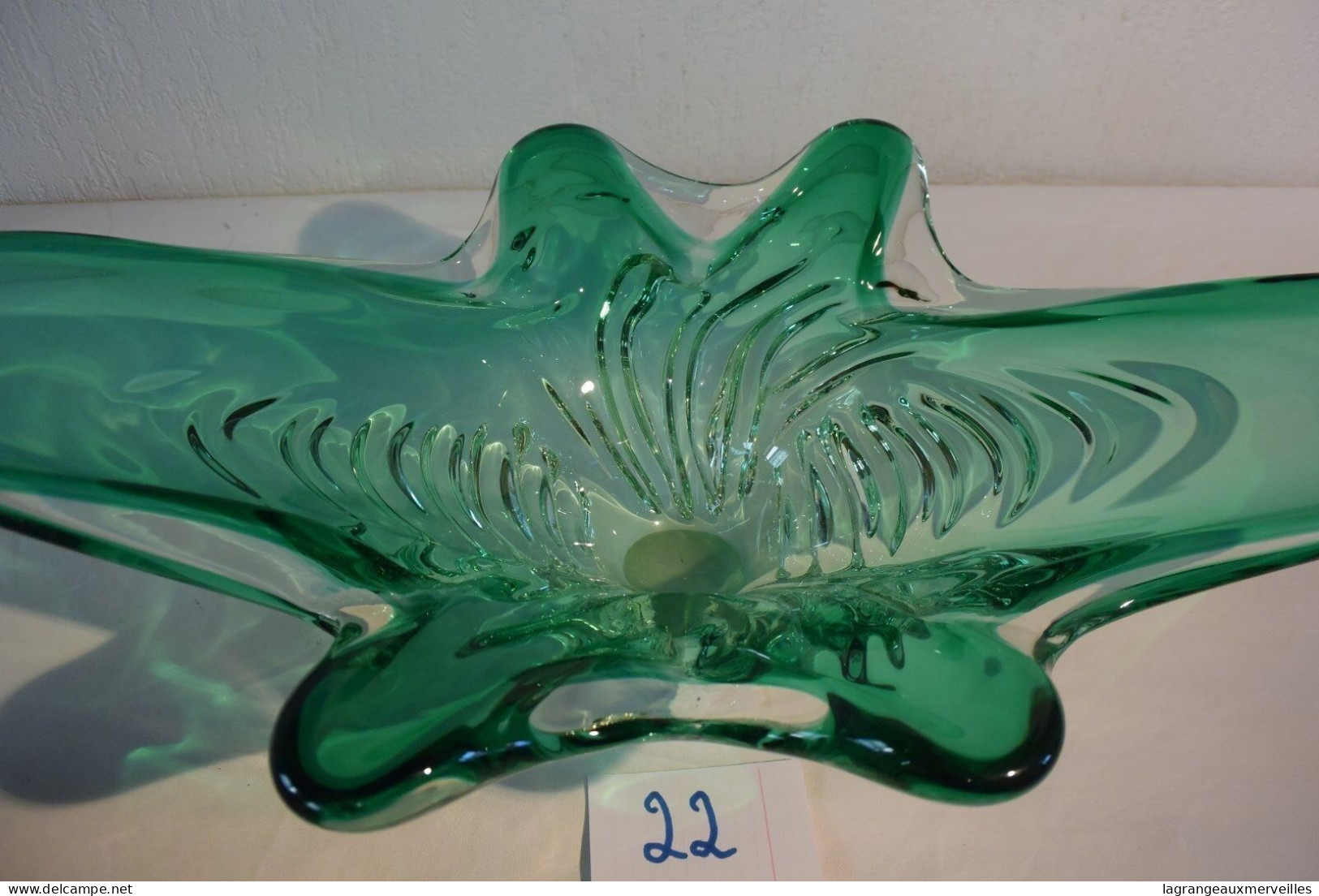 C22 Beau Plat Milieu De Table En Verre étiré De Couleur Verte - Glas & Kristal