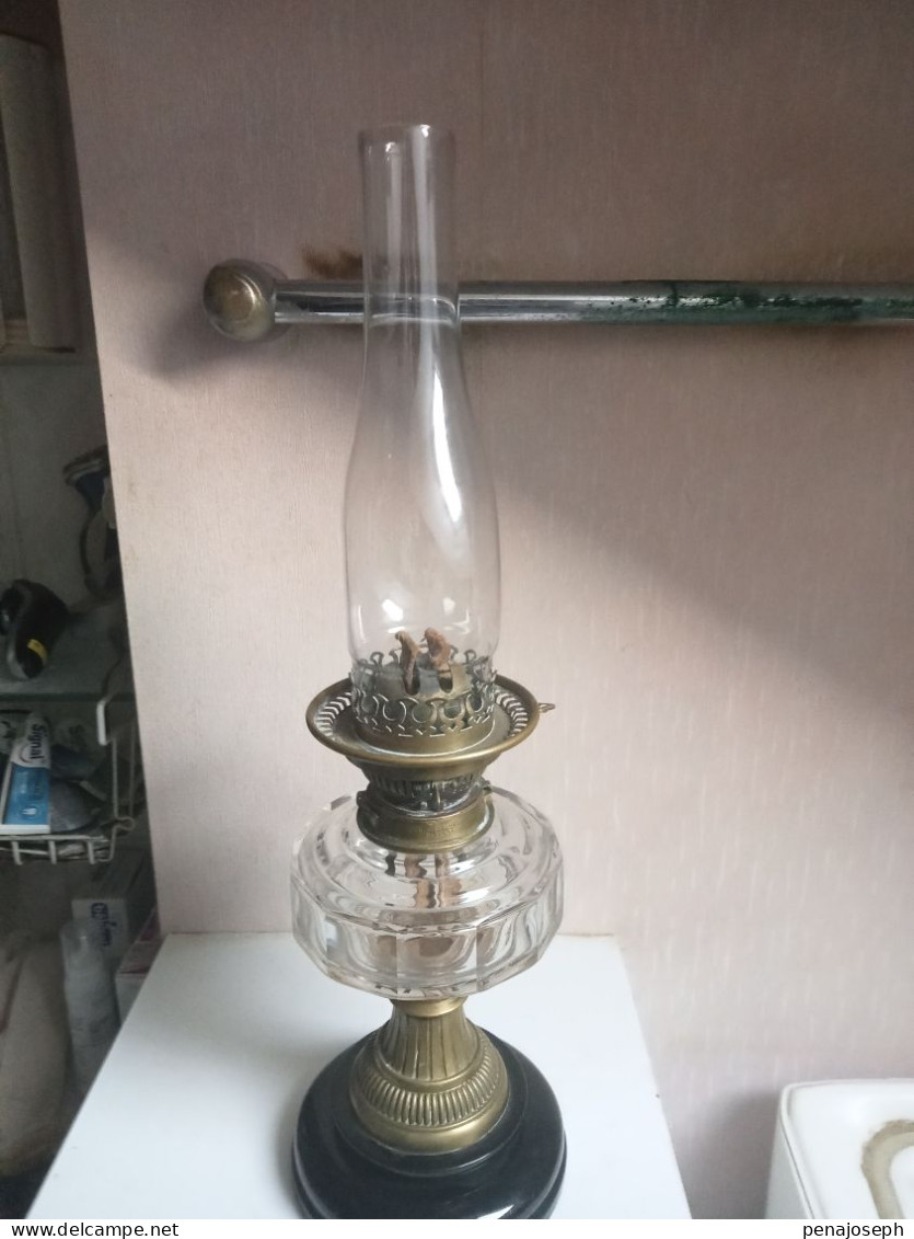 lampe a petrole 1837 signé patent hinks son's hauteur 53 cm, bronze