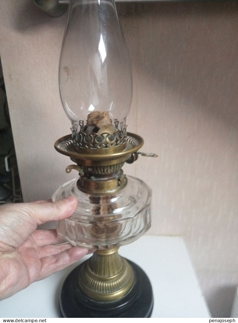 lampe a petrole 1837 signé patent hinks son's hauteur 53 cm, bronze