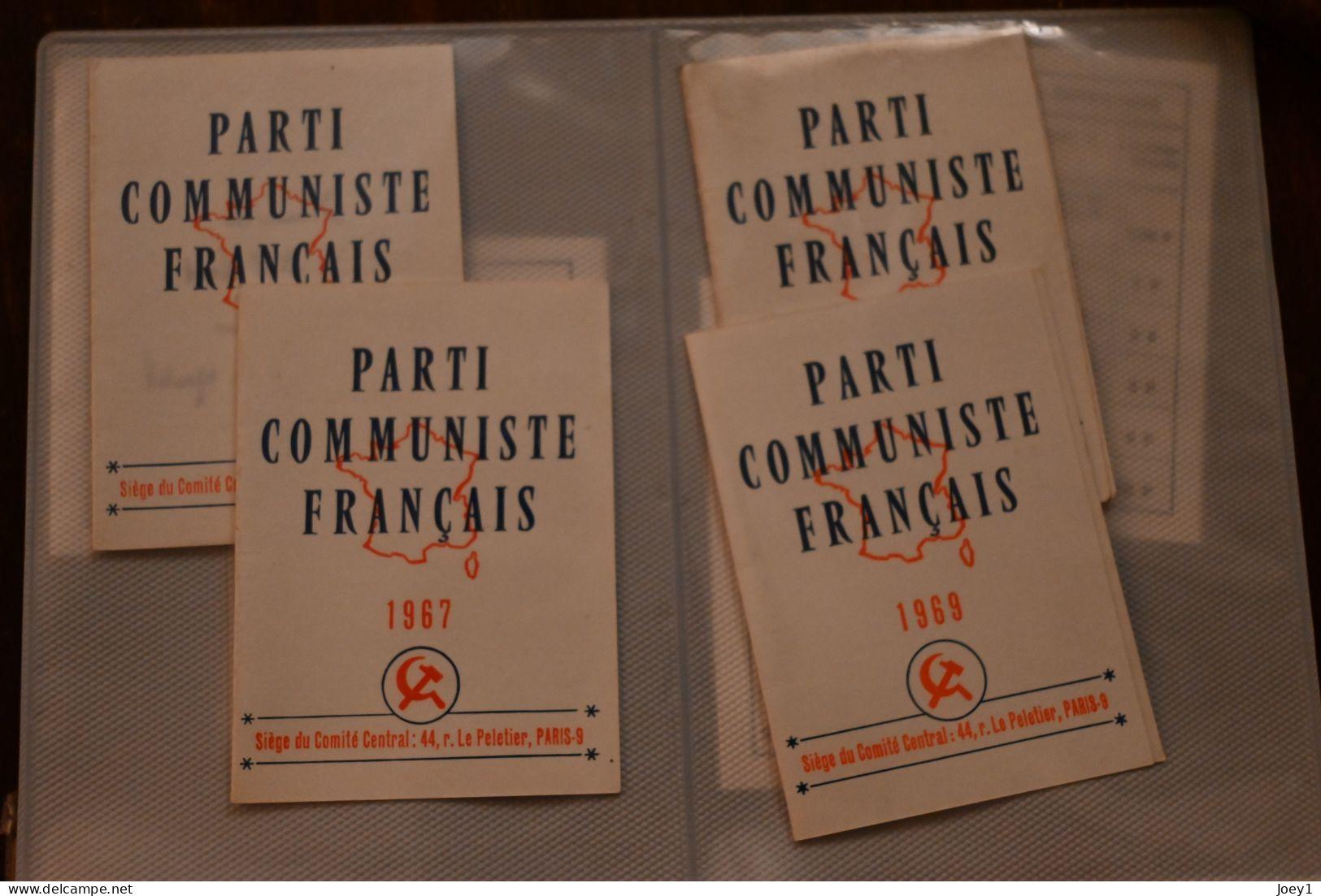 1 ensemble de carte d adhésion au parti Communiste et à la CGT de la même personne avec ses certificats de travail