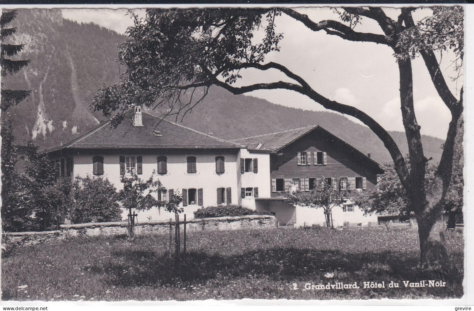 Grandvillard, Gros Plan Sur Des Maisons, Carte Peu Courante  Intitulée "Hôtel Du Vanil-Noir" ! - Grandvillard