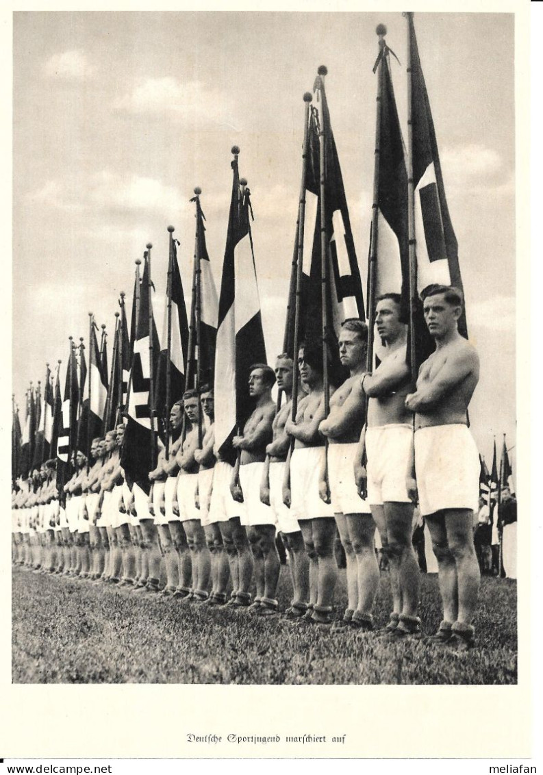 EF64 - PHOTO SUR PAPIER - DRAPEAUX CROIX GAMMEE ET ATHLETES - FORMAT 18.5 X 27 CM - Athlétisme