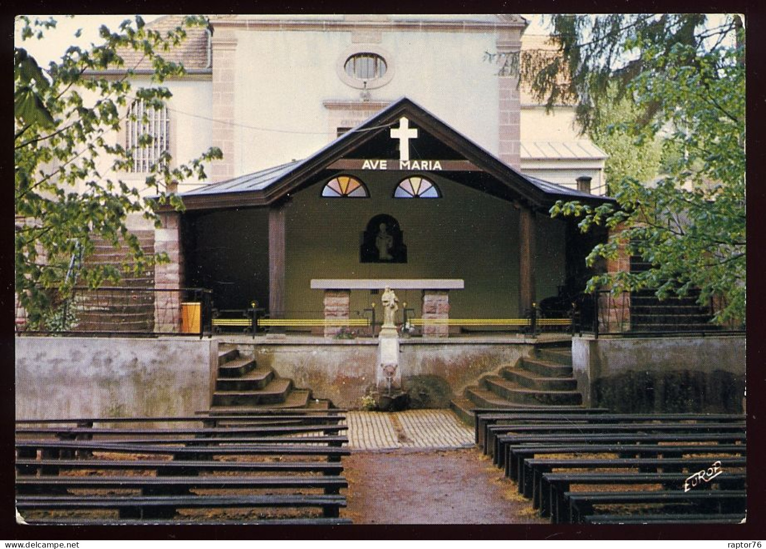 CPM Non écrite 57 PHALSBOURG  L'Entrée De La Chapelle Et La Source - Phalsbourg