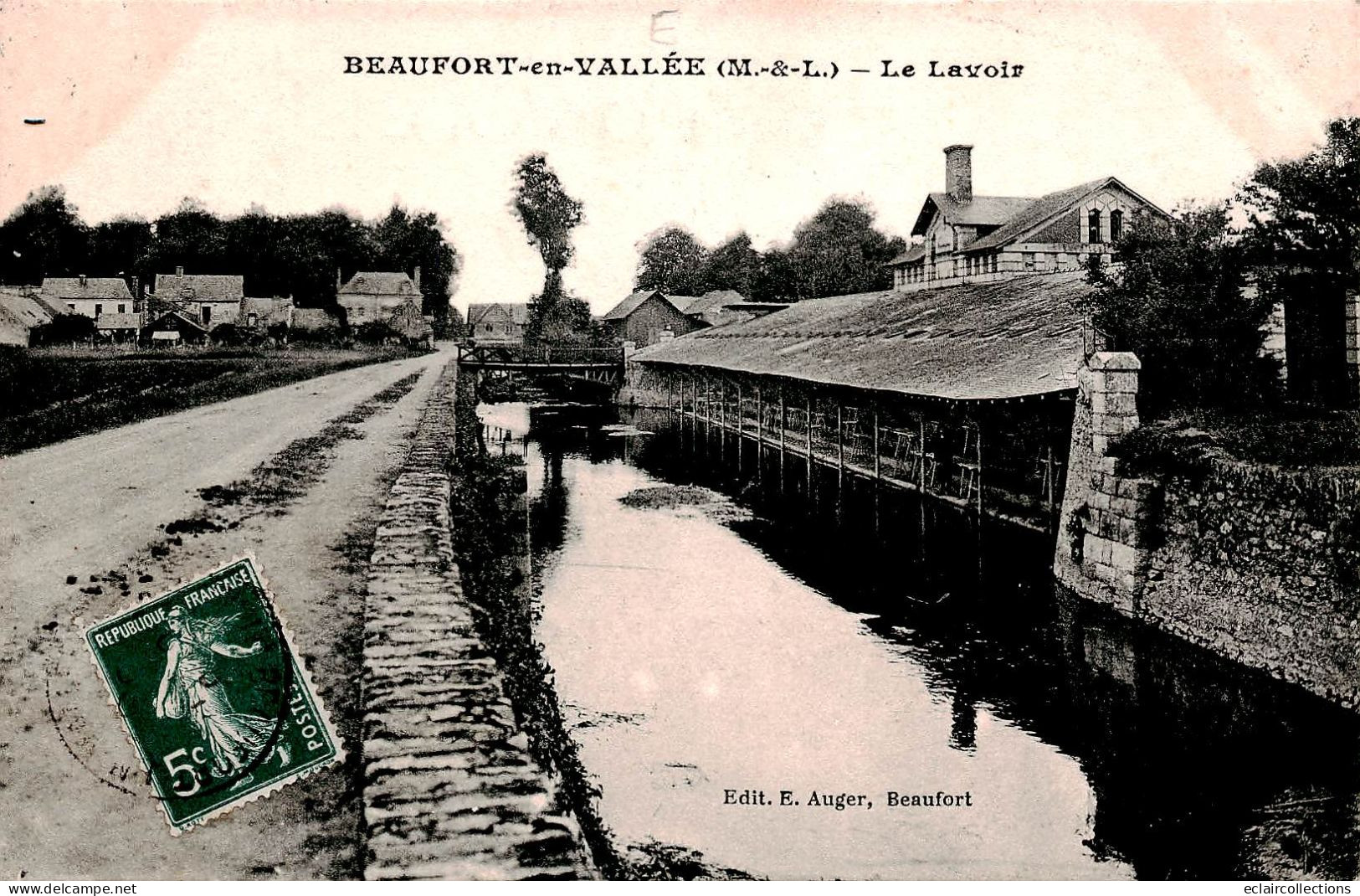 Beaufort En  Vallée       49          Le Lavoir           (voir Scan) - Autres & Non Classés