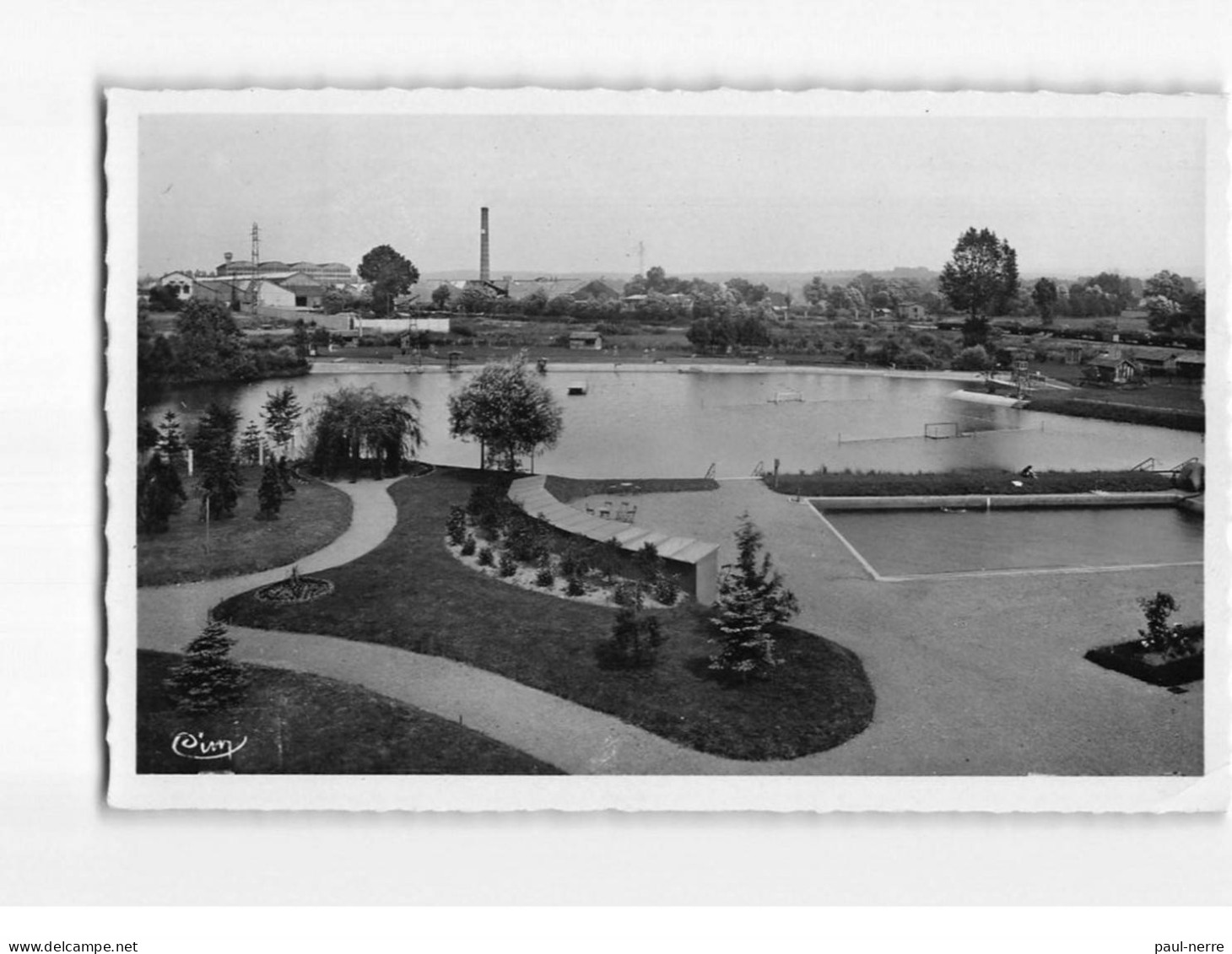 SOCHAUX : La Piscine - Très Bon état - Sochaux