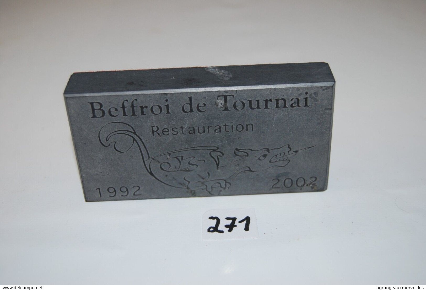 C271 Ancienne Petite Plaque - Beffroi Tournai - Pierre Bleue - Collection - Obj. 'Souvenir De'