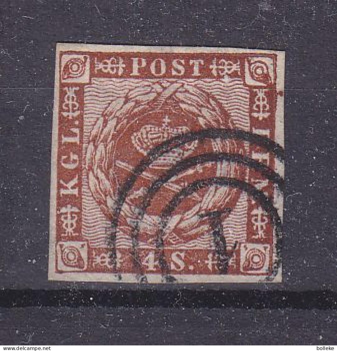 Danemark - Yvert 8 Oblitéré - 4 Marges - Pli Accordeon - Valeur 18 € +++ - Gebraucht