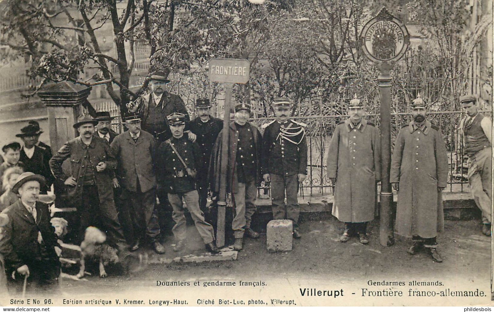 DOUANE  Frontiere Franco Allemande   VILLERUPT    Douaniers Et Gendarme - Douane