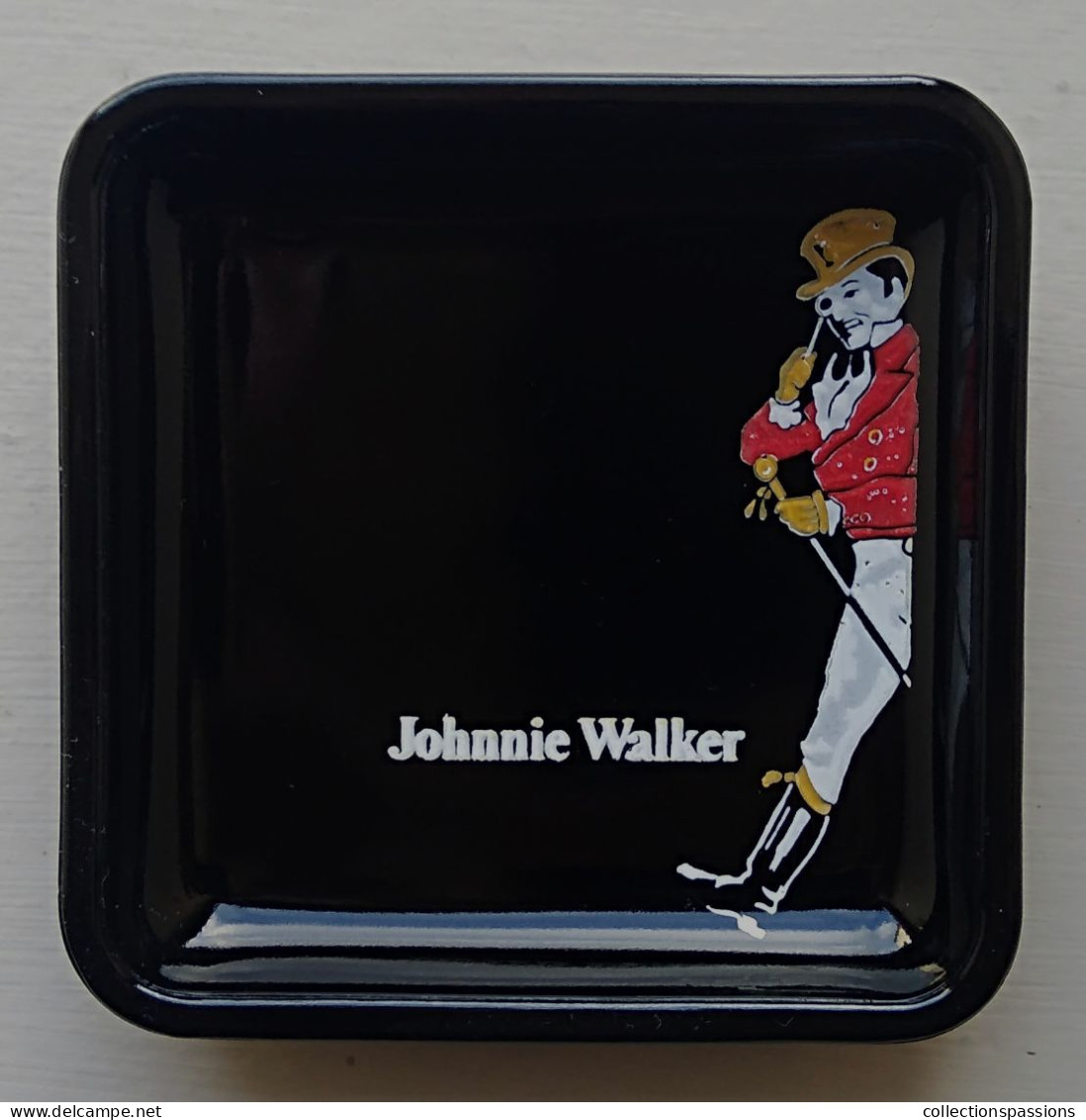 Ancien Cendrier. Whisky " JOHNNIE WALKER " - - Ashtrays